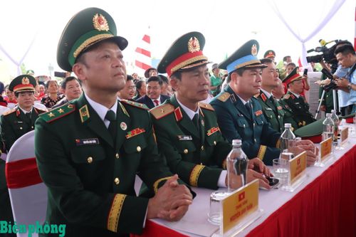 Đoàn đại biểu cấp cao Bộ Quốc phòng Việt Nam dự lễ sơ kết. Ảnh: Viết Lam