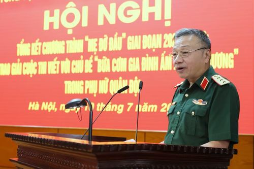 Thượng tướng Lê Quang Minh phát biểu tại hội nghị.