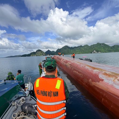 Ngay sau khi nhận được thông tin vụ việc, các lực lượng liên quan đã khẩn trương triển khai công tác cứu nạn, cứu hộ.