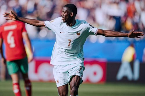 Dembele cũng đóng góp siêu phẩm. Ảnh: FFF