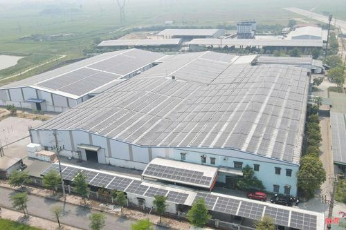Công ty CP Bao bì Sông La Xanh (CCN Đức Thọ) đã lắp đặt ĐMTMN tự sản, tự tiêu.