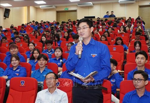 Anh Trần Đình Vũ, Bí thư Đoàn Tổng Công ty Công nghiệp In - Bao bì Liksin TNHH MTV, Công dân trẻ tiêu biểu Thành phố Hồ Chí Minh năm 2024 chia sẻ tại tọa đàm.