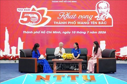 Ông Phạm Chánh Trực, nguyên Phó Bí thư Thường trực Thành ủy, nguyên Chủ tịch HĐND Thành phố, nguyên Bí thư Thành Đoàn TP Hồ Chí Minh chia sẻ tại Tọa đàm.