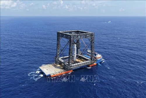 Tầng đẩy thứ nhất của tên lửa đẩy Trường Chinh-10B được thu hồi thành công ngày 10/7/2026. Ảnh: THX/TTXVN phát