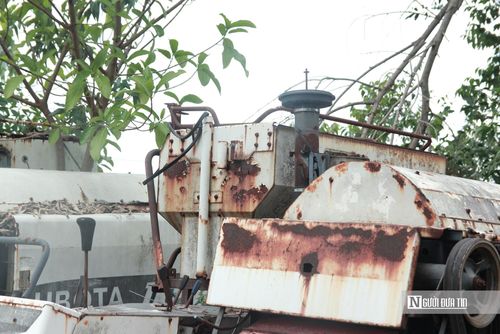 Bên cạnh yếu tố mỹ quan đô thị, làm xấu cảnh quan khu dân cư, việc tập trung số lượng lớn xe hư hỏng trong thời gian dài cũng gây ra tình trạng ô nhiễm môi trường.