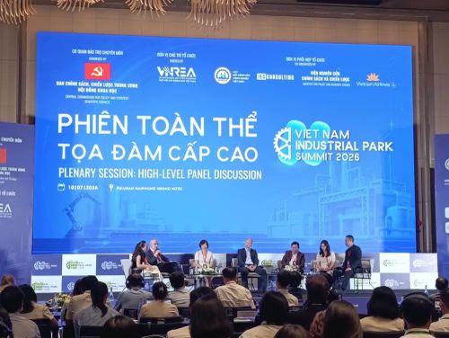  Các đại biểu và chuyên gia tại phiên thảo luận. Ảnh: LƯU THỦY 