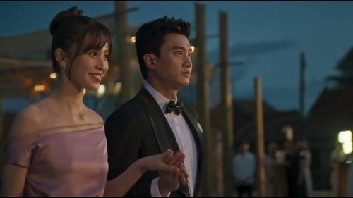Tiểu Vy có vai diễn nhiều thử thách hơn, trong khi Quốc Trường tiếp tục theo đuổi hình tượng người đàn ông lịch lãm, nhiều góc khuất. Ảnh: NSX.