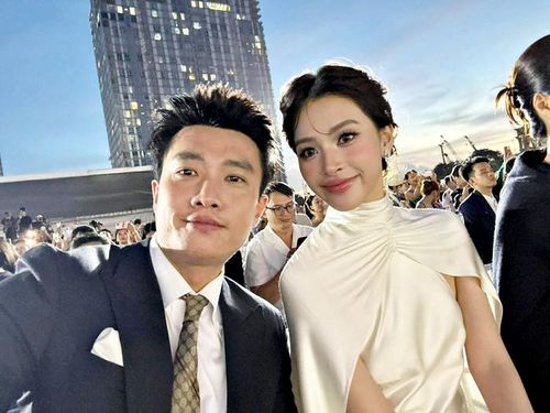 Kết quả phòng vé của Ốc Mượn Hồn trở thành một nốt trầm trong hành trình chinh phục màn ảnh rộng của cả Quốc Trường và Tiểu Vy. Ảnh: FBNV.