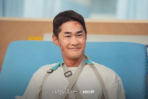Dù bận rộn với lịch trình nghệ thuật, Bae Jung Nam vẫn dành thời gian chạy bộ và tập gym nhằm duy trì thể lực cũng như hình thể.