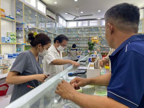Người dân mua nên tìm hiểu rõ nguồn gốc sản phẩm thuốc trước khi mua.