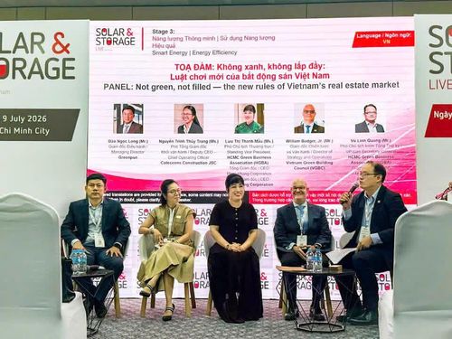 Các chuyên gia tại tọa đàm "Không xanh, không lấp đầy: Luật chơi mới của bất động sản Việt Nam". Ảnh: BTC.