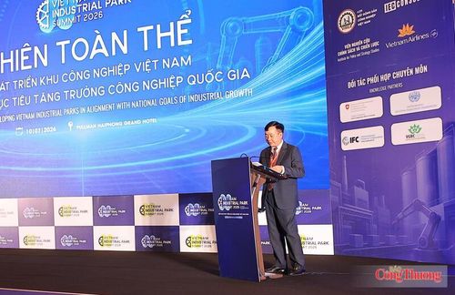 Ông Trần Văn Quân - Phó Chủ tịch UBND TP. Hải Phòng phát biểu tại hội thảo