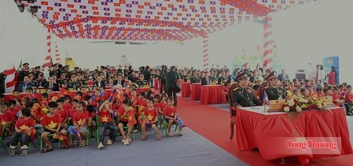 Quang cảnh chương trình. Ảnh: Nguyên Khánh