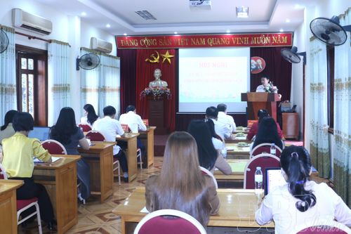 Toàn cảnh hội nghị.