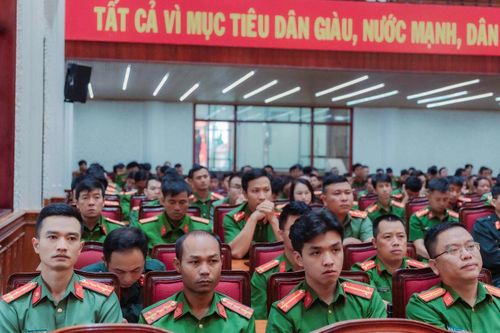 Các chiến sĩ sẵn sàng bước vào khóa huấn luyện