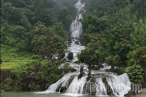 Nhờ sự lan tỏa của mạng xã hội, những thác nước nguyên sơ ở Vân Sơn được nhiều du khách trong và ngoài tỉnh biết đến.