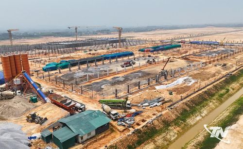 Toàn tỉnh đang triển khai giải phóng trên 2.700 ha đất, xây dựng 31 khu tái định cư, với tổng nguồn lực khoảng 10.000 tỷ đồng.