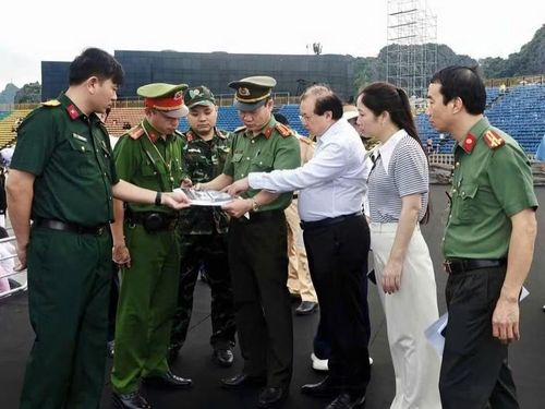 Phòng An ninh đối ngoại, Công an tỉnh Quảng Ninh và các đơn vị liên quan khảo sát thực tế, đảm bảo an ninh, trật tự cho các sự kiện lớn trên địa bàn.