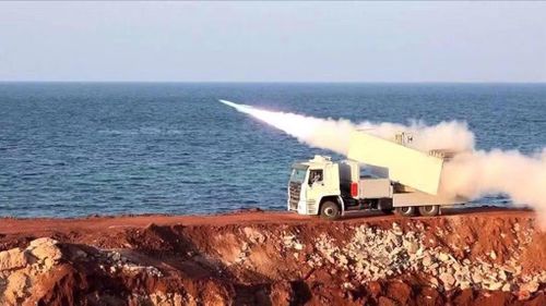 Tên lửa Iran khai hỏa về phía mục tiêu. Ảnh: PressTV