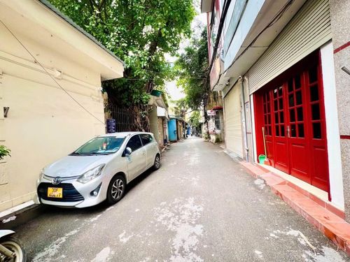 Giá cao và lo lắng quy hoạch khiến người mua nhà càng thận trọng hơn.