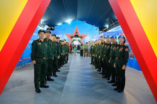Lực lượng GGHB Bộ Công an tại không gian triển lãm.