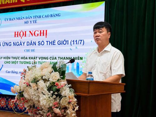 Phó Giám Đốc Sở Y tế Triệu Thanh Sơn phát biểu tại hội nghị.