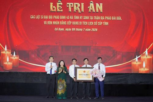  Tại Lễ tri ân, lãnh đạo tỉnh Hà Tĩnh trao Bằng xếp hạng Di tích lịch sử - văn hóa cấp tỉnh đối với Di tích Bãi Dừa cho đại diện chính quyền và nhân dân xã Cổ Đạm, ghi nhận giá trị lịch sử đặc biệt của trận địa pháo năm xưa. 