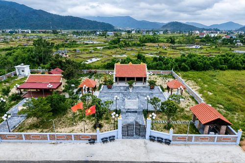  Sau hơn nửa thế kỷ, Bãi Dừa hôm nay đã trở thành Di tích lịch sử - văn hóa cấp tỉnh, là "địa chỉ đỏ" giáo dục truyền thống yêu nước, lòng biết ơn và tinh thần cách mạng cho các thế hệ trẻ. 