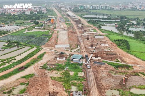 Khu vực giao giữa cao tốc Pháp Vân - Cầu Giẽ và Vành đai 4 đang được thi công, từng bước hình thành nút kết nối giao thông quan trọng phía Nam Hà Nội.