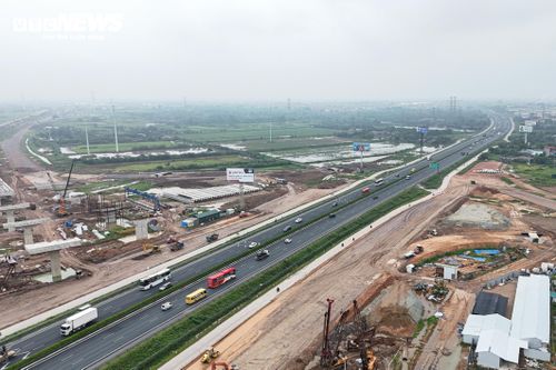 Từ nút giao Thường Tín đến cuối tuyến Cầu Giẽ, cao tốc sẽ được mở rộng trực tiếp sang hai phía, mỗi bên bổ sung thêm 2 làn xe.