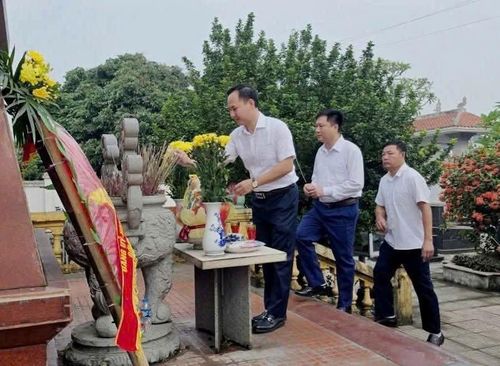 Công tác "Đền ơn đáp nghĩa" ở Phú Cát đã trở thành hoạt động thường xuyên. Ảnh: Nguyễn Lộc