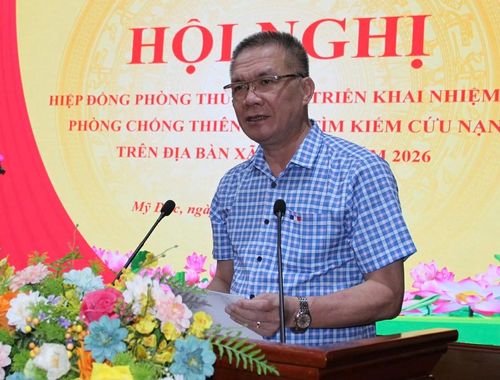 Đồng chí Nguyễn Quang Đường, Chủ tịch UBND xã Mỹ Đức phát biểu chỉ đạo tại hội nghị. Ảnh: Biên Phạm
