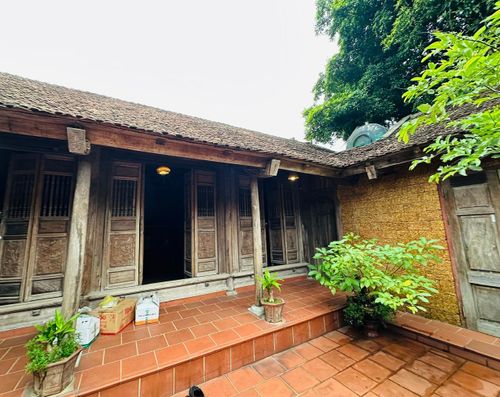 Một ngôi nhà cổ tại Đường Lâm được chủ nhà làm homestay. Ảnh: Hoàng Quyên