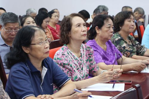 Đại biểu các tổ dân phố tham dự hội nghị. Ảnh: MH