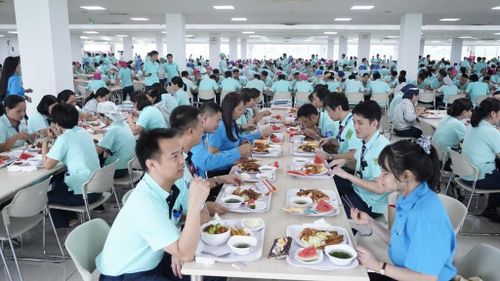 Công đoàn Công ty TNHH Canon Việt Nam tổ chức "Bữa cơm Công đoàn". Ảnh: PV