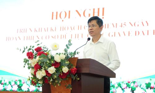 Phó Chủ tịch UBND xã Bát Tràng Đỗ Thành Thuận phát biểu. Ảnh: Phương Lộc