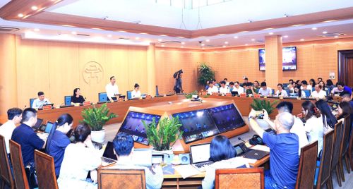 Các đại biểu, nhà báo tham dự họp báo chiều 10-7. Ảnh: Đình Hiệp