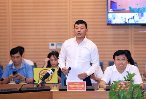Phó Giám đốc Sở Xây dựng Hà Nội Trương Hải Long trả lời câu hỏi của phóng viên tại cuộc họp báo. Ảnh: PV