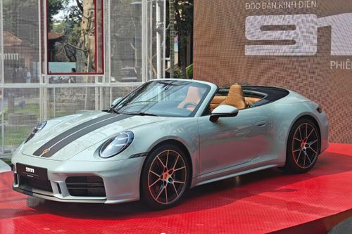 Chỉ duy nhất 911 ghi nhận doanh số tăng trưởng trong năm nay. Ảnh: Đan Thanh.