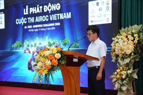 Ông Nguyễn Viết Khiêm, Phó Viện trưởng Viện Nghiên cứu thiết kế trường học - Bộ Giáo dục và Đào tạo phát biểu tại lễ phát động.