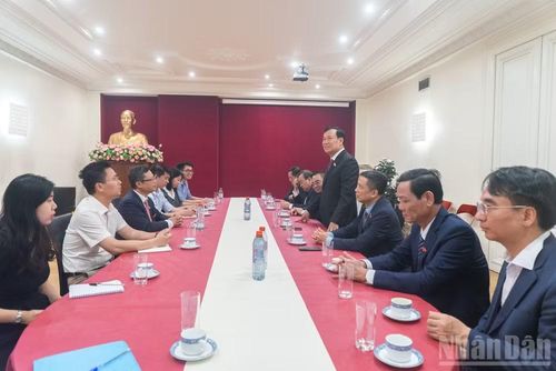 Thượng tướng Lê Tấn Tới phát biểu tại buổi làm việc.