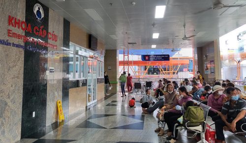 Bệnh nhi được chuyển lên Bệnh viện Nhi đồng 1 TPHCM cấp cứu.
