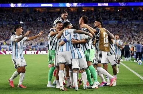 Tuy nhiên, hàng thủ của Argentina không thực sự tốt khi để đối thủ dẫn trước ở hai vòng knock-out liên tiếp trước khi ngược dòng giành chiến thắng.