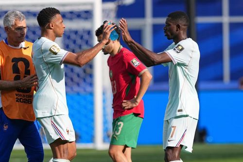 Kylian Mbappé và Ousmane Dembélé.