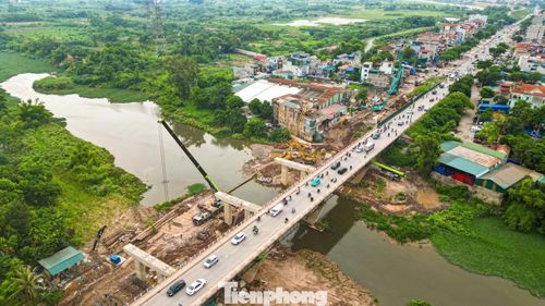 Nhiều người dân cho biết họ mong cầu Mai Lĩnh mới hoàn thành đúng tiến độ vào năm 2027 để giảm ùn tắc trên Quốc lộ 6, rút ngắn thời gian đi lại và tạo động lực phát triển khu vực cửa ngõ phía Tây Hà Nội.