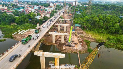 So với cầu Mai Lĩnh hiện nay chỉ có 2 làn xe, cây cầu mới sẽ tăng gấp đôi năng lực lưu thông, góp phần giảm áp lực trên Quốc lộ 6 - tuyến giao thông huyết mạch kết nối Hà Nội với khu vực Tây Bắc.