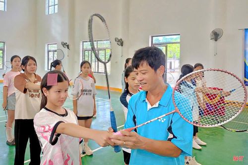 Toàn tỉnh hiện duy trì gần 40 câu lạc bộ (CLB) hè với nhiều loại hình đa dạng như: bơi, bóng đá, võ thuật, dân ca ví, giặm, kỹ năng sống, mỹ thuật, văn nghệ... Cùng đó là các lớp ôn tập văn hóa, tiếng Anh, đọc sách; các lớp dạy bơi, hướng dẫn kỹ năng phòng, chống đuối nước, phòng cháy, chữa cháy, an toàn giao thông, kỹ năng tự bảo vệ bản thân.