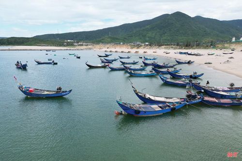 Do đó, nâng cao năng lực tiếp nhận tàu thuyền tại âu thuyền Kỳ Phương là yêu cầu cấp thiết nhằm bảo đảm an toàn cho hoạt động khai thác thủy sản, góp phần ổn định sinh kế và phát triển kinh tế biển địa phương.