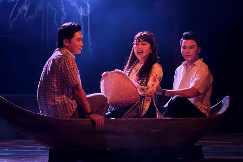 Vở diễn cho sự tham gia diễn xuất của NSƯT Võ Minh Lâm, NSƯT Thu Vân, chuông Vàng vọng cổ Nguyễn Văn Khởi và nhiều nghệ sỹ tài danh của Nhà hát Cải lương Trần Hữu Trang.