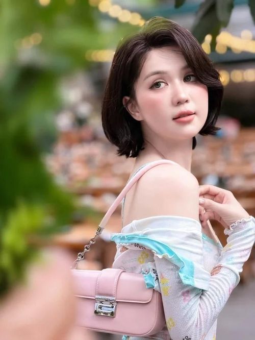 Ngọc Trinh giản dị trong khoảnh khắc đời thường. Ảnh: FBNV.